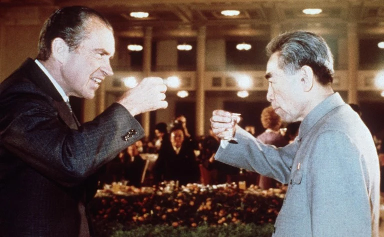 Richard Nixon i chiński premier Chou En Lai w lutym 1972 roku.