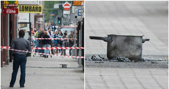 Jedna osoba została lekko ranna w eksplozji podejrzanego pakunku we Wrocławiu. Do zdarzenia doszło na przystanku przy ulicy Dworcowej. Pojemnik z autobusu wyniósł kierowca.
