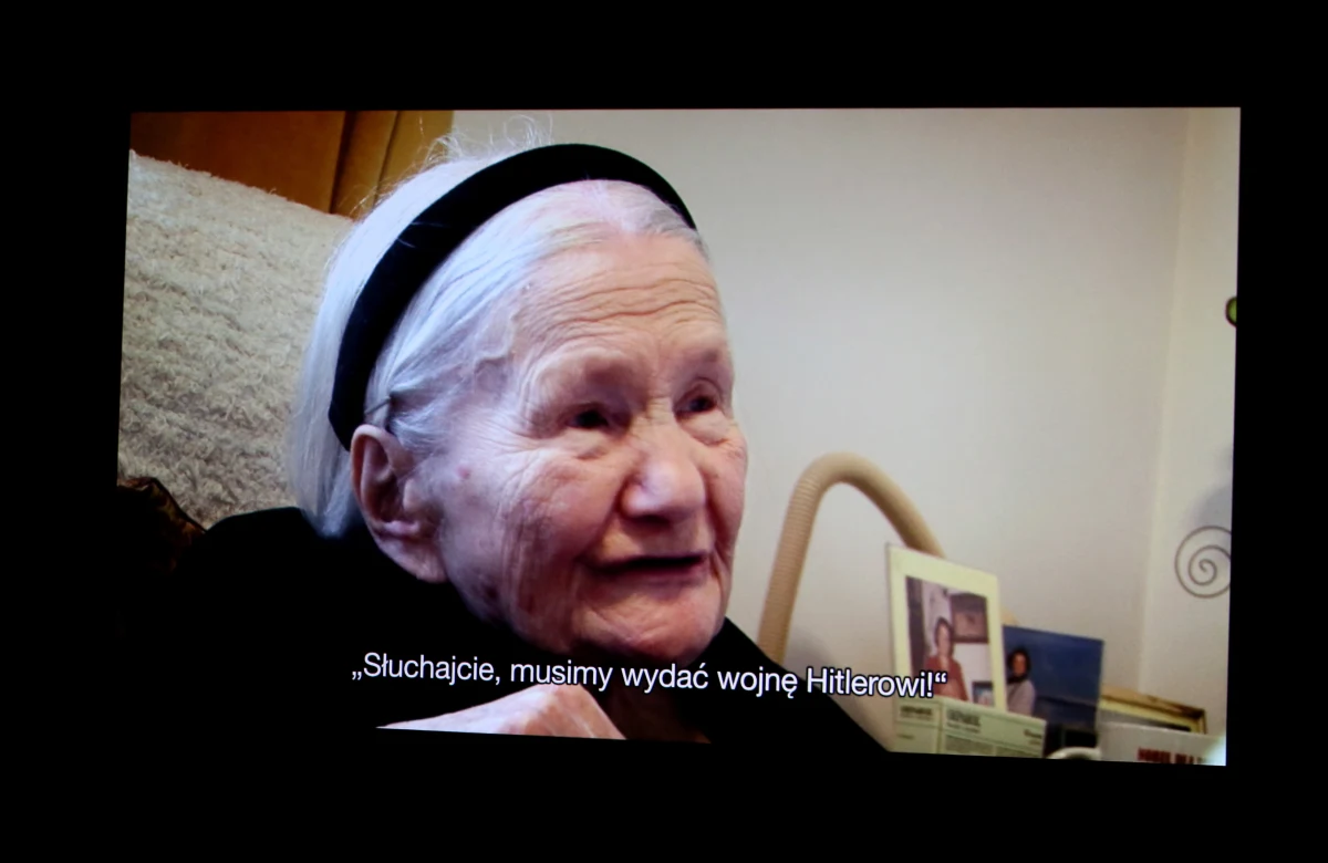 Zrealizowany przez Andrzeja Wolfa film o Irenie Sendlerowej, która uratowała w czasie okupacji niemieckiej 2,5 tys. żydowskich dzieci, miał w czwartek uroczystą premierę w Warszawie. Przesłaniem głównym jest to, że ze złem trzeba walczyć - powiedział reżyser.