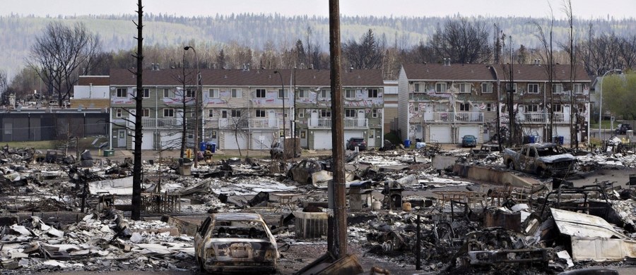 Pożary w kanadyjskiej Albercie strawiły już ponad 500 tysięcy hektarów lasów i niebezpiecznie zbliżyły się do obszarów, gdzie eksploatowane są piaski roponośne. Ogień rozprzestrzenił się także na wschód, do prowincji Saskatchewan.