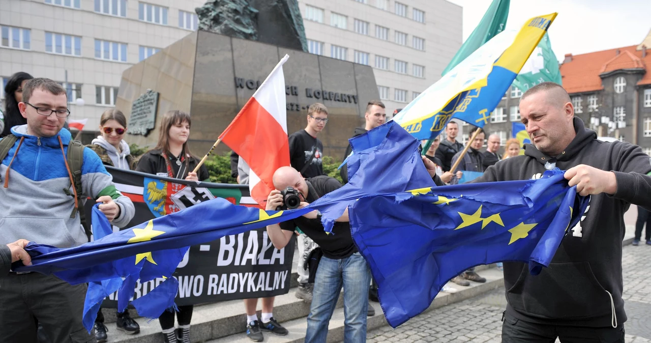 Manifestacja antyunijna w ramach ogólnopolskiej akcji Obozu Narodowo-Radykalnego POLexit