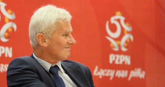 Michał Listkiewicz, były prezes Polskiego Związku Piłki Nożnej (PZPN) i przez wiele lat sędzia międzynarodowy, otrzymał propozycję objęcia stanowiska przewodniczącego komisji sędziowskiej czeskiej federacji piłkarskiej. ​Członek komisji sędziowskiej FIFA, który w karierze sędziował ponad tysiąc meczów, w tym około 150 międzynarodowych, potwierdził że otrzymał taką propozycję.