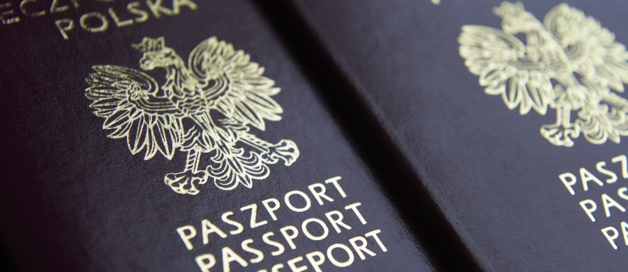 "Wstyd, jeśli tego nie dokonamy. To jest skaza na naszym sojuszu" - w ten sposób senator Chris Murphy mówił o sprawie zniesienia wiz dla Polaków. Amerykański polityk odebrał w piątek z rąk ambasadora RP w Waszyngtonie Ryszarda Schnepfa Krzyż Komandorski Orderu Zasługi RP.