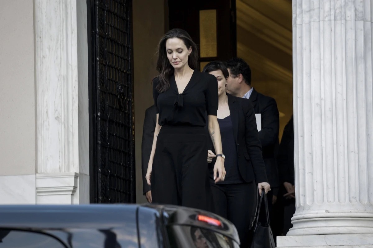 Czołowa gwiazda Hollywood Angelina Jolie została mianowana profesorem wizytującym na prestiżowej brytyjskiej uczelni London School of Economics. Jolie ma prowadzić zajęcia ze studentami w ramach nowego programu studiów magisterskich "Kobiety, Pokój i Bezpieczeństwo".