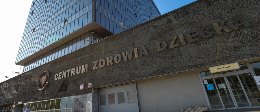 Nie doszło do porozumienia po nocnych negocjacjach dyrekcji Centrum Zdrowia Dziecka ze strajkującymi pielęgniarkami z placówki. Rozmowy zostały przerwane z powodu "zmęczenia uczestników". Prawdopodobnie jeszcze dziś zostaną wznowione. 