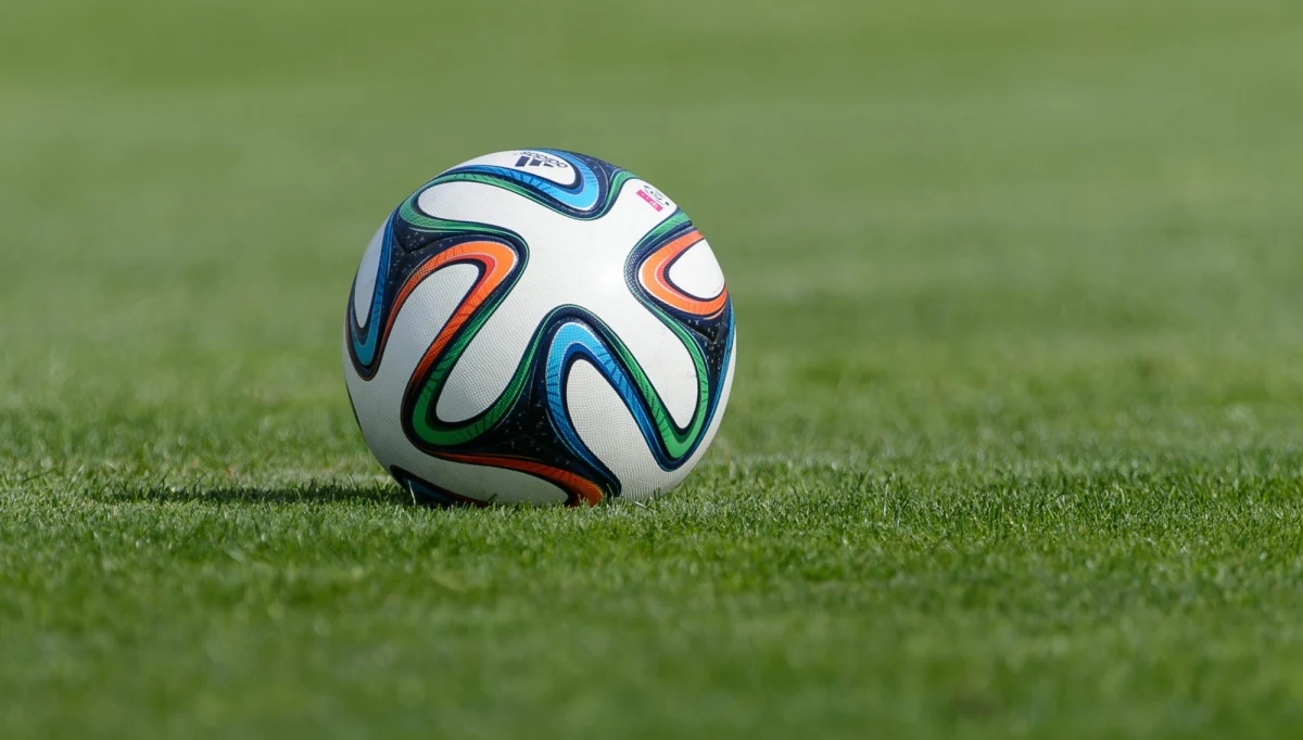 Kibice zdecydowali kto jest autorem najładniejszego gola w minionym sezonie ligi angielskiej. Został nim Anthony Martial, którego przewrotka przysporzyła fanom piłkarskim sporo emocji.