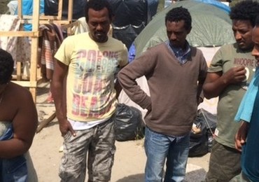Kolejne starcia w obozowisku imigrantów w Calais. Kilkadziesiąt osób rannych