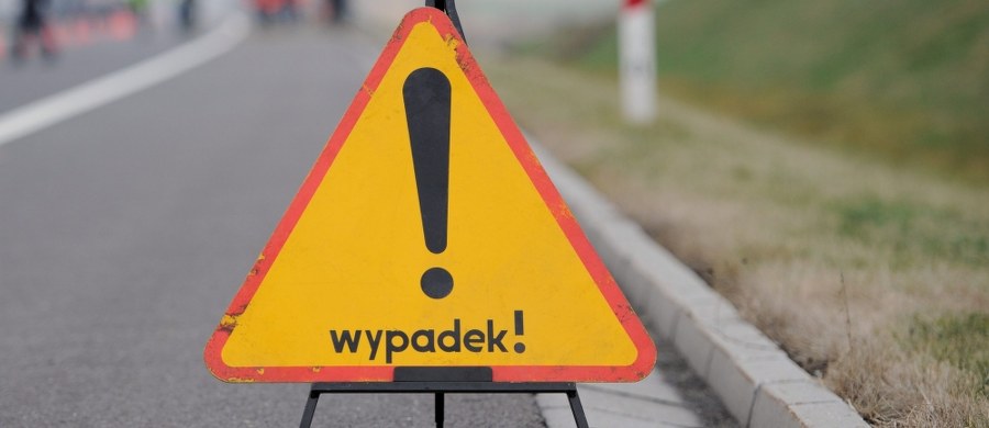 Trzy osoby zginęły w wypadku pomiędzy Lichnowami a Nowym Stawem na Pomorzu. Wśród ofiar jest 11-letnie dziecko.