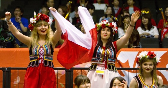 Polscy siatkarze wygrali w Tokio z Kanadą 3:2 (25:18, 17:25, 25:21, 18:25, 15:9) w swoim pierwszym meczu turnieju kwalifikacyjnego do igrzysk w Rio de Janeiro. To ostatnia szansa, by wywalczyć olimpijską przepustkę.