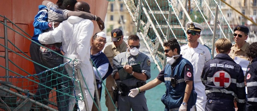 Biuro Wysokiego Komisarza Narodów Zjednoczonych ds. Uchodźców (UNHCR) poinformowało agencję Associated Press, że w ostatnich dniach na Morzu Śródziemnym mogło utonąć ponad 700 migrantów, płynących do Europy na pokładach trzech łodzi.