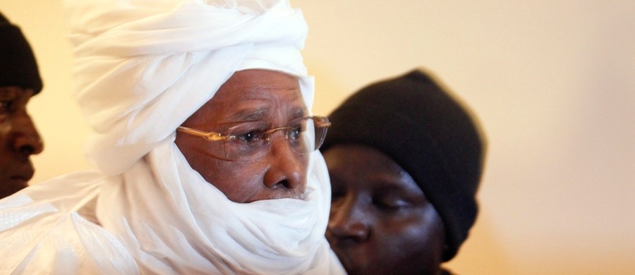 Specjalny trybunał w stolicy Senegalu Dakarze uznał b. prezydenta Czadu Hissene'a Habrego za winnego zbrodni przeciw ludzkości i skazał go na dożywocie. W latach 1982-90 Habre nakazał torturować i zabijać tysiące swych oponentów politycznych.