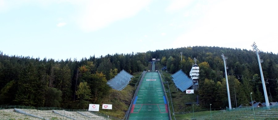 Centralny Ośrodek Sportu unieważnił przetarg na modernizację Wielkiej Krokwi. Przebudowa skoczni była warunkiem przyznania Zakopanemu organizacji kolejnych zawodów Pucharu Świata w skokach narciarskich, które zaplanowane są już w styczniu przyszłego roku. 