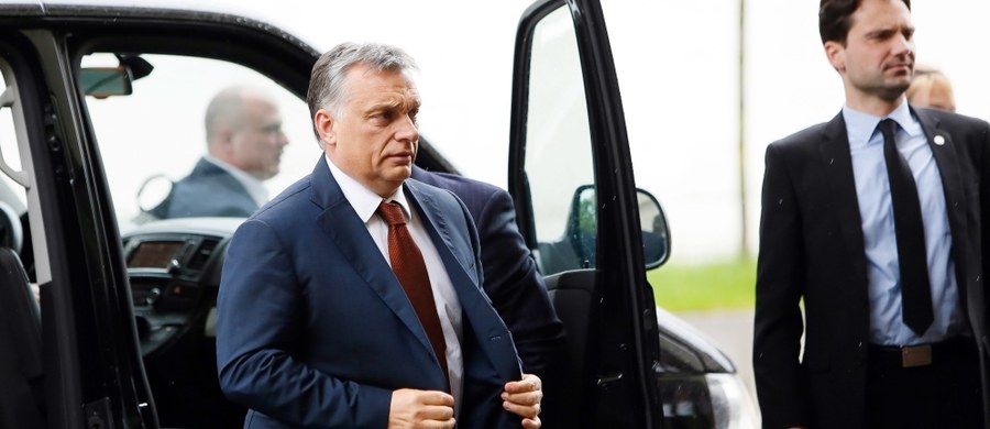 Zachodnie rządy postępują w kwestii imigracji niezgodnie z wolą coraz większej części swych narodów - ocenił premier Węgier Viktor Orban w porannej audycji w Radiu Kossuth, wyrażając pogląd, że europejscy przywódcy powinni poddać swą politykę rewizji.