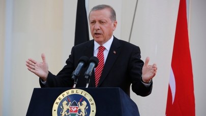 Turecki prezydent nie ma wyższego wykształcenia? Na Twitterze zaroiło się od wątpliwości