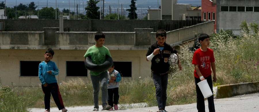 Iracki imigrant, który był sprawca napadów rabunkowych na turystów w Calais we Francji, znalazł się za kratkami po ustaleniu jego pełnoletności przez lekarzy. Wcześniej po każdym napadzie zapewniał, ze ma tylko 15 lat, dzięki czemu unikał więzienia.