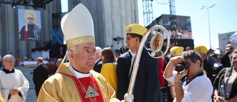 Dziś naszym wrogiem nie jest jakiś naród, który chce okupować naszą ojczyznę, ale sekularyzacja, która przeniknęła nasze ojczyzny, zalała Europę - podkreślił prymas Grecji abp Sevastianos Rossolatos podczas niedzielnych obchodów Święta Dziękczynienia w Warszawie. W tym roku IX Święto Dziękczynienia przebiega pod hasłem "Chrzest Darem Miłosierdzia".