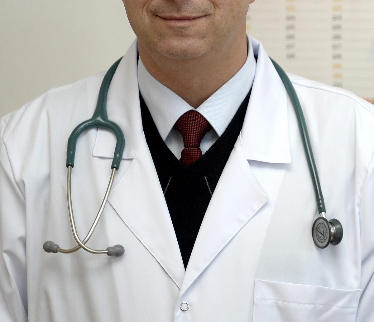 "Lekarze nie chcą wystawiać zwolnień chorobowych w nowym elektronicznym systemie" - informuje w poniedziałkowym wydaniu "Rzeczpospolita". "Powód? Jest zbyt drogi w obsłudze, a do tego bardzo powolny" - wyjaśnia dziennik. 