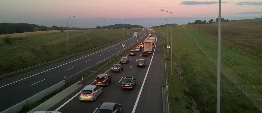 W lipcu zostanie otwarty odcinek A1. Ominiemy nim Łódź, jadąc nad morze. Zwiększony ruch utknie pod Toruniem, bo bramki będą zamknięte - pisze "Dziennik Gazeta Prawna".