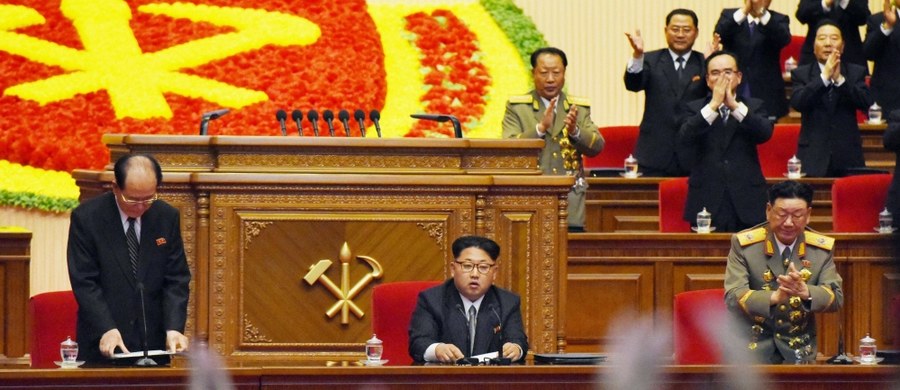 Międzynarodowa Agencja Energii Atomowej (MAEA) poinformowała, że Korea Północna ponownie otwarła zakład produkcji plutonu ze zużytego paliwa reaktorowego. Sugeruje to, że Pjongjang nasila swe zbrojenia nuklearne.