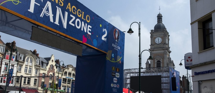 Coraz większy skandal wokół ochroniarzy, którzy mają strzec bezpieczeństwa kibiców podczas Euro 2016 we Francji. Trwa dochodzenie w sprawie wniosków o zatrudnienie ponad 83 pracowników, którzy - według służb specjalnych - znajdują się na listach osób "zagrażających bezpieczeństwu państwa". 