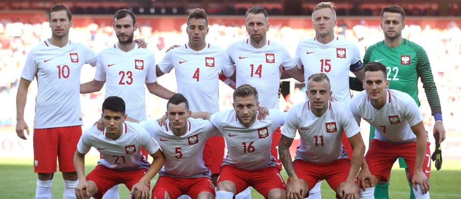 UEFA przesłała wszystkim dziennikarzom sportowym akredytowanym przy Euro 2016 instrukcję, jak należy wymawiać imiona i nazwiska piłkarzy grających w turnieju. Ciekawie prezentują się podpowiedzi dotyczące wymowy nazwisk polskich piłkarzy takich jak Jędrzejczyk, Błaszczykowski czy Starzyński.