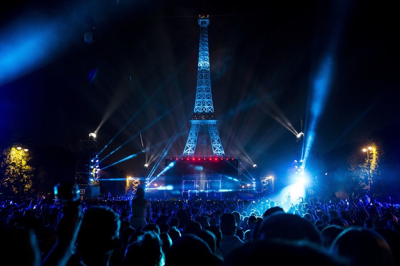 9 czerwca na Polach Marsowych w Paryżu odbył się specjalny koncert Davida Guetty, zapowiadający Euro 2016. Francuz pojawi się również na inauguracji mistrzostw i wykona tam hymn imprezy "This One’s For You" wraz z Zarą Larsson. 