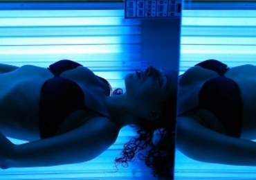 Solarium nie dla nastolatków? Lekarze apelują o wprowadzenie takiego zakazu 
