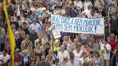 Protesty nauczycieli na Węgrzech. "Nie szkodzić dzieciom, Orban zabieraj się!"
