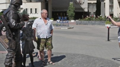 Na Krymie odsłonięty pomnik poświęcony "uprzejmym" rosyjskim żołnierzom