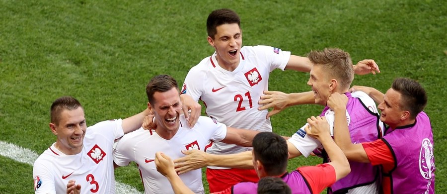 Polska pokonała Irlandię Północną 1:0 w pierwszym meczu biało-czerwonych na Euro 2016. Na murawę wyszło łącznie 14 zawodników reprezentacji. Który poradził sobie najlepiej? Zagłosuj w naszej sondzie!