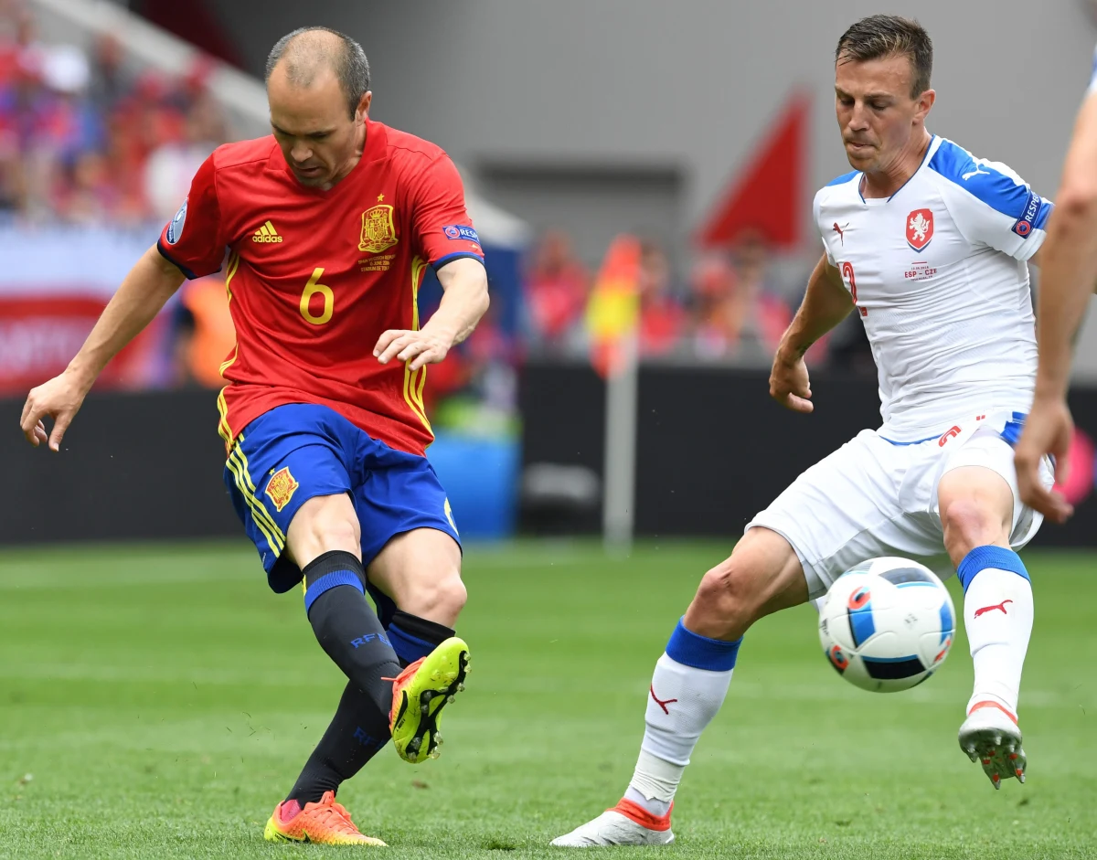 Wynikiem 1:0 pokonała Czechy reprezentacja Hiszpanii w meczu rozgrywanym w ramach piłkarskich mistrzostw Europy. Spotkanie poprowadził nasz sędzia Szymon Marciniak. 