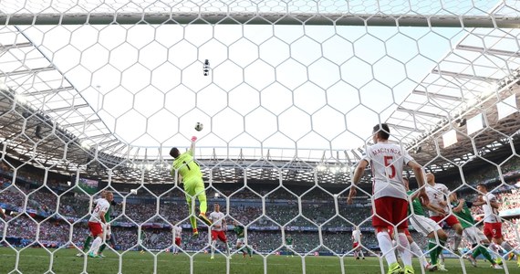 Polska wygrała swój pierwszy mecz na Euro 2016. Jest to także pierwsze zwycięstwo biało-czerwonych na mistrzostwach Europy w historii. Specjalny wysłannik RMF FM Jan Kałucki komentuje dla was doniesienia prasowe o sukcesie Polaków. 