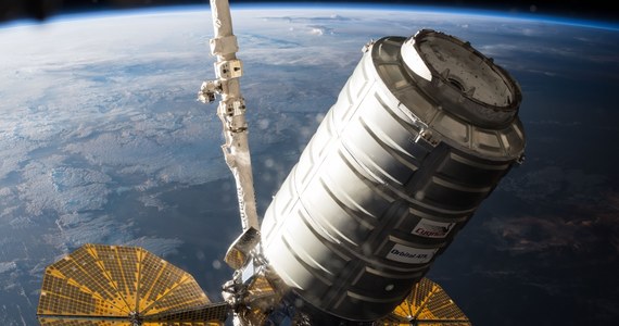 Towarowy pojazd kosmiczny Cygnus został dziś po południu odłączony od Międzynarodowej Stacji Kosmicznej. Zanim jednak, wraz z ładunkiem śmieci spłonie w atmosferze, pomoże w przeprowadzeniu jeszcze jednego eksperymentu. Na jego pokładzie zostanie wywołany pożar, który ma pomóc miedzy innymi ocenić bezpieczeństwo materiałów stosowanych do budowy i wyposażenia pojazdów kosmicznych.