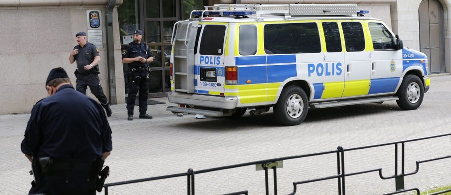 46-letni bojownik ISIS pochodzenia bośniackiego został zatrzymany w Malmö w Szwecji. Mężczyzna, uważany za bardzo groźną postać w szeregach dżihadystów, został zatrzymany na lotnisku. Wcześniej Francja odmówiła mu prawa wjazdu. Szwedzi wstrzymali procedurę wydalenia, ponieważ mężczyzna wystąpił o azyl - pisze o tym szwedzka gazeta „Sydsvenskan”. 