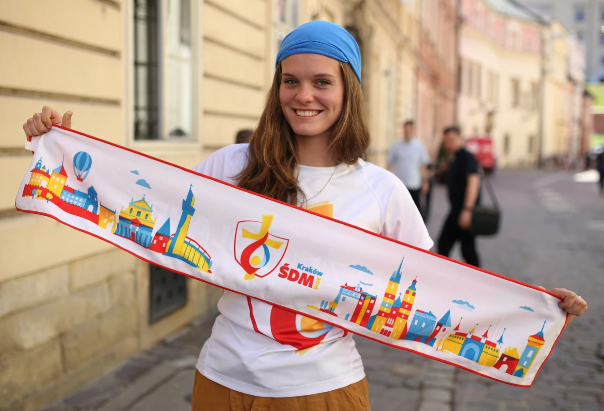 Kurtka przeciwdeszczowa, wielofunkcyjna chusta, ręcznik, bransoletka, przewodnik pielgrzyma i modlitewnik znalazły się w plecaku, który otrzyma każdy z zarejestrowanych uczestników Światowych Dni Młodzieży. Plecak z zawartością waży ok. 1 kilograma.