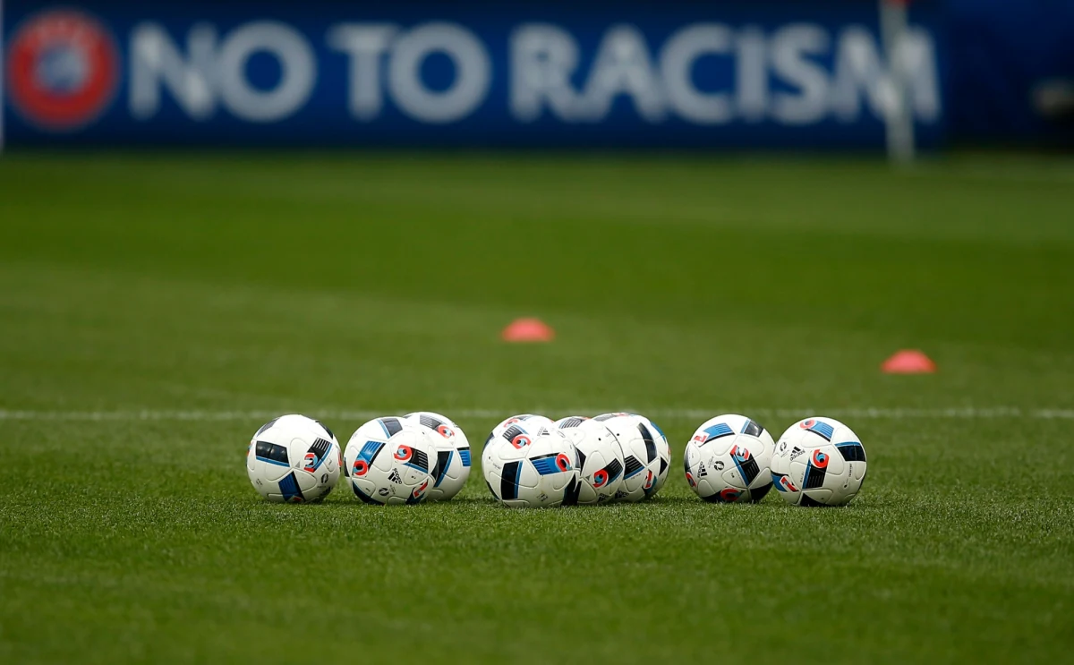 Jeśli piłkarze Hiszpanii i Chorwacji wygrają dziś po raz drugi, awansują z grupy D do 1/8 finału mistrzostw Europy. Ewentualna druga wygrana może dać miejsca w najlepszej "16" również drużynie Włoch.