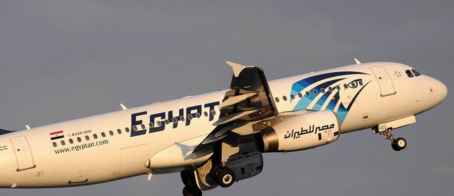 ​Francuscy śledczy znaleźli ślady trotylu na szczątkach samolotu linii EgyptAir, który w maju spadł do basenu Morza Śródziemnego, jednak nie pozwolono im na kontynuowanie dochodzenia - donosi "Le Figaro". Egipscy oficjele jednak dementują tę informację.