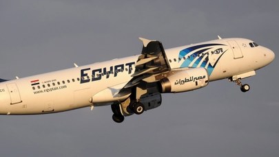 Egipscy śledczy: Zaginiony airbus EgyptAir wysyłał komunikaty o dymie na pokładzie