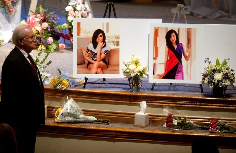 22-letnia wokalistka Christina Grimmie została pochowana w Medford w stanie New Jersey. 17 czerwca odbyło się publiczne nabożeństwo żałobne. 
