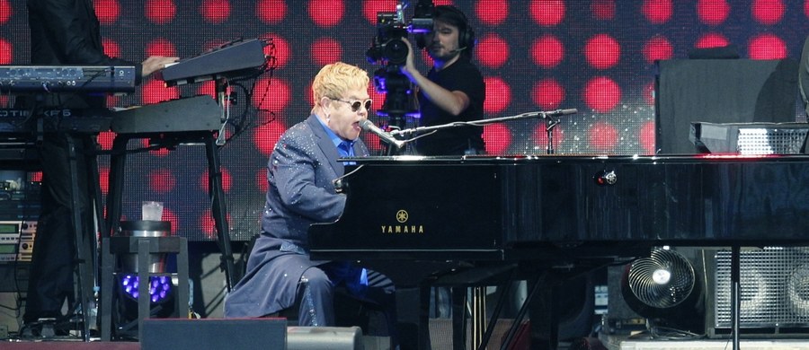 Gigant światowej sceny muzycznej zawitał do Oświęcimia i oczarował polską publiczność… Na Life Festivalu Oświęcim wystąpił Elton John!