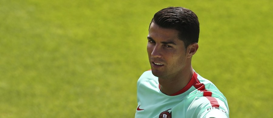 Cristiano Ronaldo przyznał, że cieszy go ustanowienie rekordu liczby występów w reprezentacji Portugalii, ale do pełni szczęścia zabrakło mu wygranej w grupowym meczu mistrzostw Europy z Austrią (0:0). " Zła passa nie będzie trwała wiecznie" - podkreślił piłkarz.