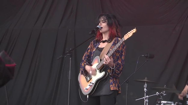 Fragment koncertu Ninet Tayeb podczas Life Festival Oświęcim 2016.