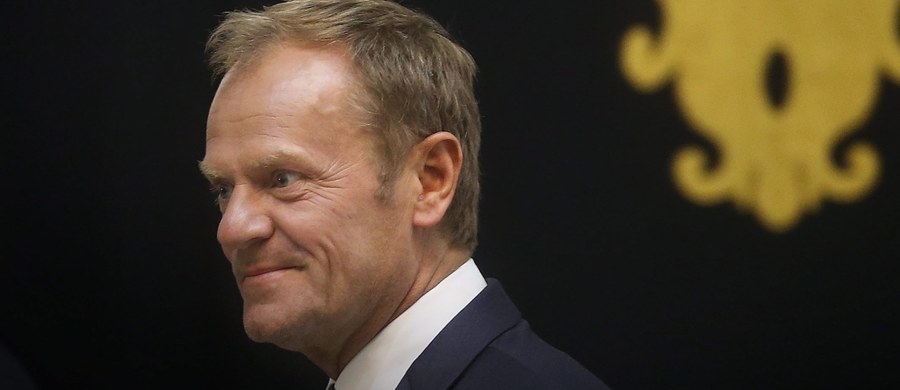 Przewodniczący Rady Europejskiej Donald Tusk zaapelował do Brytyjczyków, by pozostali w Unii Europejskiej. Ostrzegł, że Brexit osłabiłby nie tylko Europę, ale też cały zachodni świat. Powiedział też, że referendum ws. Brexitu jest sygnałem alarmowym dla UE.