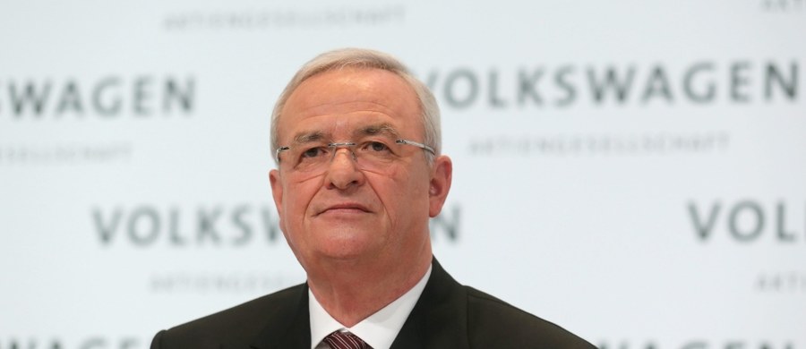 Były prezes koncernu Volkswagen Martin Winterkorn został objęty śledztwem jako podejrzany o manipulacje rynkowe w związku ze skandalem na tle ukrywania zawyżonej emisji szkodliwych substancji w spalinach - poinformowała prokuratura w Brunszwiku.