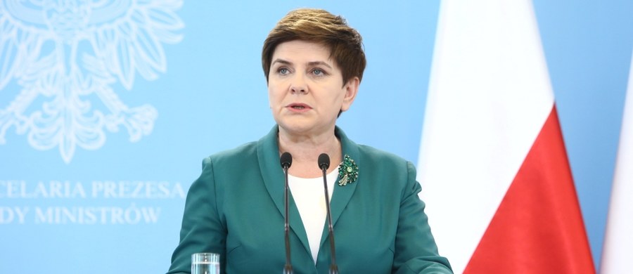 Komisja Europejska zostanie poinformowana w przyszłym tygodniu o pracach, które w tej chwili toczą się nad projektowaną ustawą dotyczącą Trybunału Konstytucyjnego - poinformowała we wtorek premier Beata Szydło.