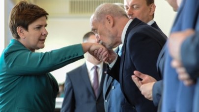 Premier Beata Szydło: Mam stuprocentowe zaufanie do Antoniego Macierewicza