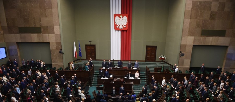 Ofiary zbrodni popełnionych przez "ukraińskich nacjonalistów do tej pory nie zostały w należyty sposób upamiętnione, a masowe mordy nie zostały nazwane zgodnie z prawdą historyczną ludobójstwem" - takie m.in. stwierdzenie znajduje się w projekcie uchwały Sejmu, który we wtorek złożył klub PiS. 