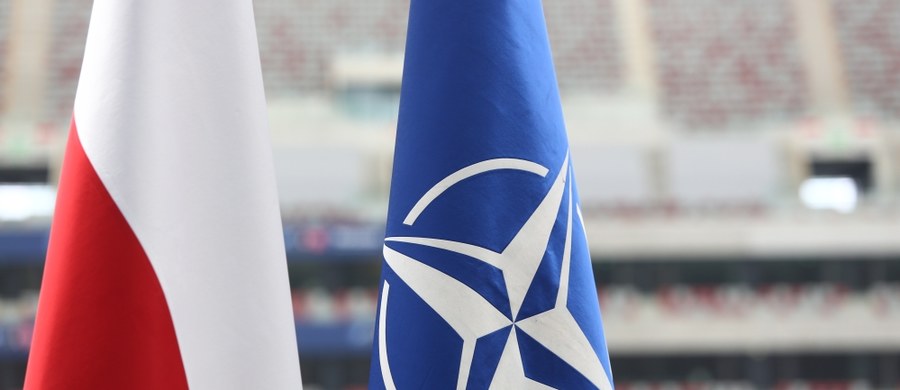 Przygotowania do lipcowego szczytu NATO idą sprawnie, prace nad adaptacją miejsca obrad wyprzedzają harmonogram. Od poniedziałku akredytowało się 1400 delegatów i 1500 dziennikarzy - poinformowali we wtorek przedstawiciele MON i MSZ.