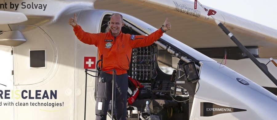 Napędzany energią słoneczną samolot Solar Impulse 2 zakończył ponad 70-godzinny lot nad Oceanem Atlantyckim i wylądował bezpiecznie w Sewilli na południu Hiszpanii. Był to 15 etap podróży maszyny dookoła świata.