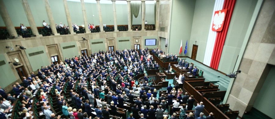 O założeniu zespołu parlamentarnego ds. przyszłości Europy poinformowali politycy Platformy Obywatelskiej, Nowoczesnej i Polskiego Stronnictwa Ludowego. Jego prace zaczną się podczas następnej sesji parlamentu.